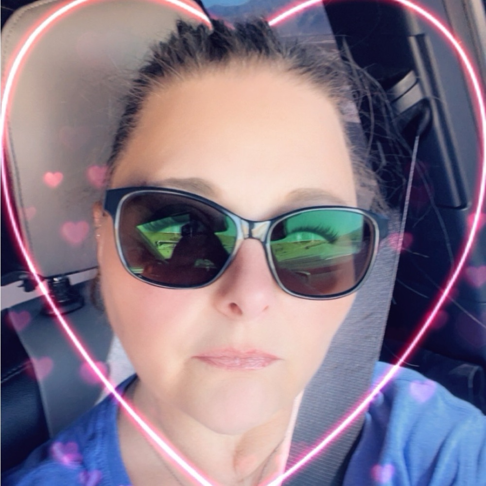 Meet your Posher, Pamela